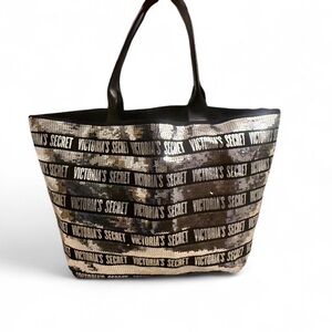 NWOT Victoria’s Secret weekend bag